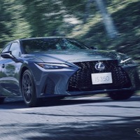 レクサス IS に特別仕様車、走りとデザインを磨いた「ブラックS」と黒の輝き「グリッター」 画像