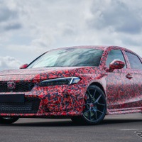 ホンダ シビック「タイプR」新型、プロトタイプの写真…大型リアウィング装備 画像