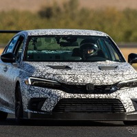 ホンダ シビック 新型に高性能な「Si」、レーシングプロトタイプの写真…米国で開発中 画像