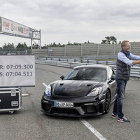 ポルシェ 718 ケイマン に頂点、「GT4 RS」開発中　11月デビューへ 画像