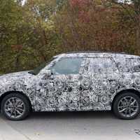 MINI クロスオーバー が巨大化!? 次期型の全長は4.5mに到達か 画像