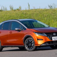 【日産 ノート AUTECH クロスオーバー 新型試乗】オーテック初の車高アップモデルが登場！たった「25ミリ」が異世界へ誘う…岡本幸一郎 画像