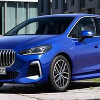 BMW 2シリーズ・アクティブツアラー にPHV、専用ゾーンでEVモードに自動切り替え　2022年欧州発売 画像