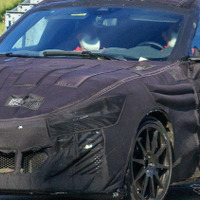 フェラーリ初のクロスオーバー車『プロサングエ』、ついに生産型ボディを目撃 画像