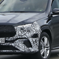 攻めたフロントマスクに変更!? メルセデスベンツ GLE 改良新型、これが最終デザインだ！ 画像