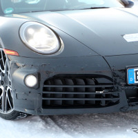 ポルシェ 911ターボ は大幅改良で何が変わる!? 改良新型を初スクープ 画像