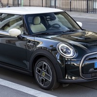MINIのEVに「毅然とした」特別モデル、グリーンにブロンスのアクセント［詳細写真］ 画像