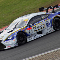 【東京オートサロン16】トムス、SUPER GT車両の「RC F」を展示…平川亮のトークショーも 画像