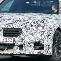 新型のグリルはフツーと違う!? BMW M2クーペ、発表間近プロト車両を目撃 画像
