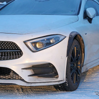 メルセデスベンツの4ドアクーペ『CLS』は生き残れるのか？ 謎の開発車両の正体とは 画像