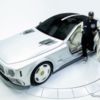 メルセデスAMG GT 4ドアクーペ、大胆に2ドア化…グリルにクマ［詳細写真］ 画像