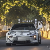 ポールスターの新型EVは4ドアGT、ツインモーターは884馬力［詳細写真］ 画像