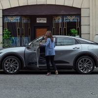 【トヨタ クラウン 新型】50年ぶりの米国復帰はハイブリッドクロスオーバー［詳細写真］ 画像