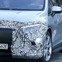メルセデス最高峰の電動SUV、マイバッハ版『EQS SUV』プロトタイプを初スクープ 画像