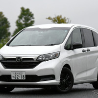 黒で決める！ ホンダ フリードに特別仕様車「ブラックスタイル」が登場［詳細画像］ 画像