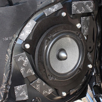 ［キーワードから読み解くカーオーディオ］これがなければスピーカーは付けられない!? 画像