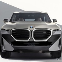 BMW M専用電動SUV『XM』、ティザー…9月27日実車発表予定 画像