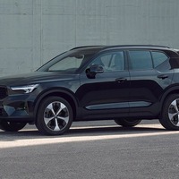 ボルボ XC40 の特別仕様「ダークエディション」発売、ブラックパーツで精悍に 画像