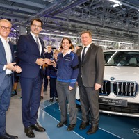 BMW 『iX1』、X1新型のEVバージョンは航続440km…生産開始 画像