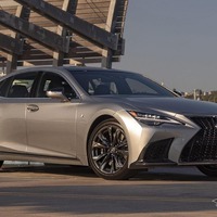 レクサス LS、ハイブリッドに部分自動運転機能搭載…米2023年型［詳細画像］ 画像
