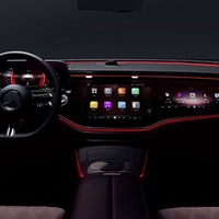 メルセデスベンツ『Eクラス』新型、ダッシュ全面ディスプレイに多彩なコンテンツ［詳細写真］ 画像