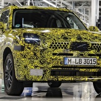 MINIクロスオーバー 次期型にEV、生産開始は年内…プロトタイプの写真公開［詳細写真］ 画像