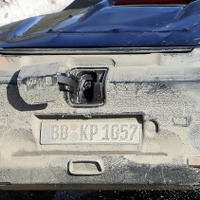 ポルシェ『ボクスターEV』の充電口がついに見えた！ヘッドライトは横長＆つり目に？ 画像