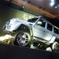 【東京オートサロン16】「6輪Gクラス」の足回り受け継ぐメルセデス G550 4x4 2 を日本初公開 画像