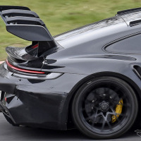 「究極の911」がさらなる進化を遂げる！謎のプロトタイプは『GT2 RS』次期型で確定か!? 画像