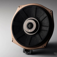 ビーウィズがBMW／MINIの純正交換型のサブウーファーモジュール「PLUG&PLAY BMWSUB/01」を新発売 画像