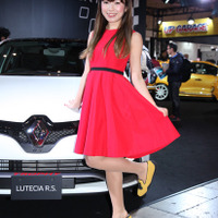 【東京オートサロン16】コンパニオン…ルノー・ジャポン 画像