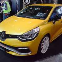 【東京オートサロン16】ルノーは熱い走りとキュートな魅力をアピール 画像