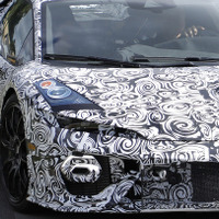 よく見たらシャープな目元！ランボルギーニ『ウラカン』後継車、V8ターボPHEVで2024年登場か 画像