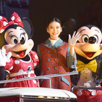 【ディズニー】武井咲がミッキー＆ミニーとドライブ！一夜限定スペシャルナイトに登場 画像