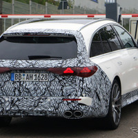 メルセデスAMG『E53ワゴン』ハイブリッド化でEV航続も100kmオーバーか 画像
