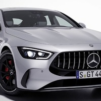 メルセデスAMG GT 4ドアクーペ、V8搭載車を改良…表情変化 画像