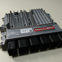 愛車のECUをグレードアップ！ チューニングデータを置き換えるHKSの「Mastery ECU」シリーズにGRスープラ（DB82）用が新登場 画像