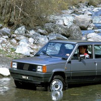 フィアット『パンダ4×4』、デビュー40周年…日本では最終モデルが登場 画像