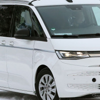 VWのキャンピングカーが大進化！ 歴代初の両側スライドドア＆PHEVで2024年春デビューへ 画像