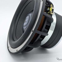 [低音を増強すると音楽はもっと楽しくなる！] 第8回 音にこだわるなら「単体サブウーファー」が狙い目！ 画像