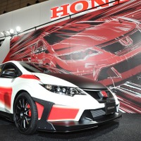 【東京オートサロン16】無限 シビックTYPE R に来場者も大注目…究極をさらに突き詰めた 画像
