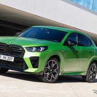BMW X2 新型の最強「M」、317馬力ターボ搭載…新写真を公開 画像