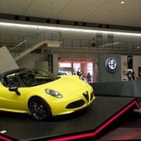 【東京モーターショー15】アルファロメオ 4C スパイダー 発表、発売は11月21日 価格は861万8400円 画像