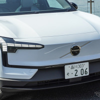 【ボルボ EX30 新型試乗】走りはピカイチ、だが“安全のボルボ”に相応しくないのは…河村康彦 画像