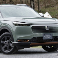 ホンダ『ヴェゼル』マイナーチェンジで3グレードに集約、納期改善へ…「HuNT」「PLaY」新設定で個性強調 画像