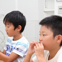 完全給食実施率は小学校98.4%に対し中学校81.4％、中学で微増 画像