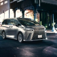 レクサスのミニバン『LM』に6座仕様、価格は1500万円 画像