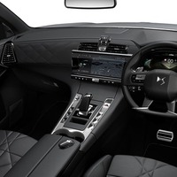 『DS 7』の特別仕様、「RIVOLI E-TENSE 4x4」を発売…価格は794万4000円 画像