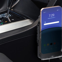 車内でスマホを快適チャージ！  新機軸携帯充電アイテムを【特選カーアクセサリー名鑑】 画像