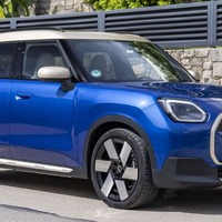 MINIの新型電動SUV『カントリーマンE』に新仕様、シルバーのアクセント…欧州設定 画像